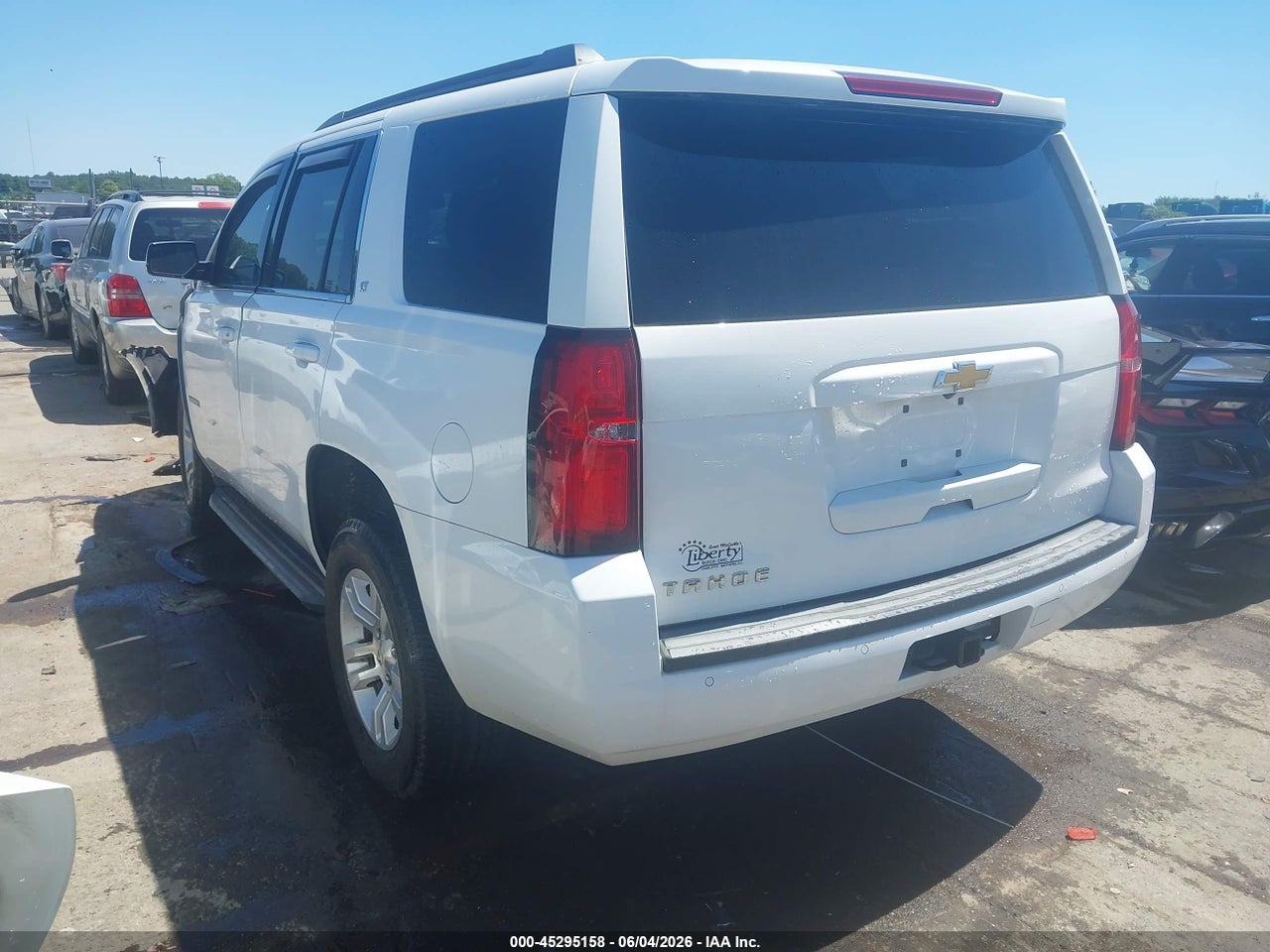 2015 CHEVROLET TAHOE LT thumbnail 4