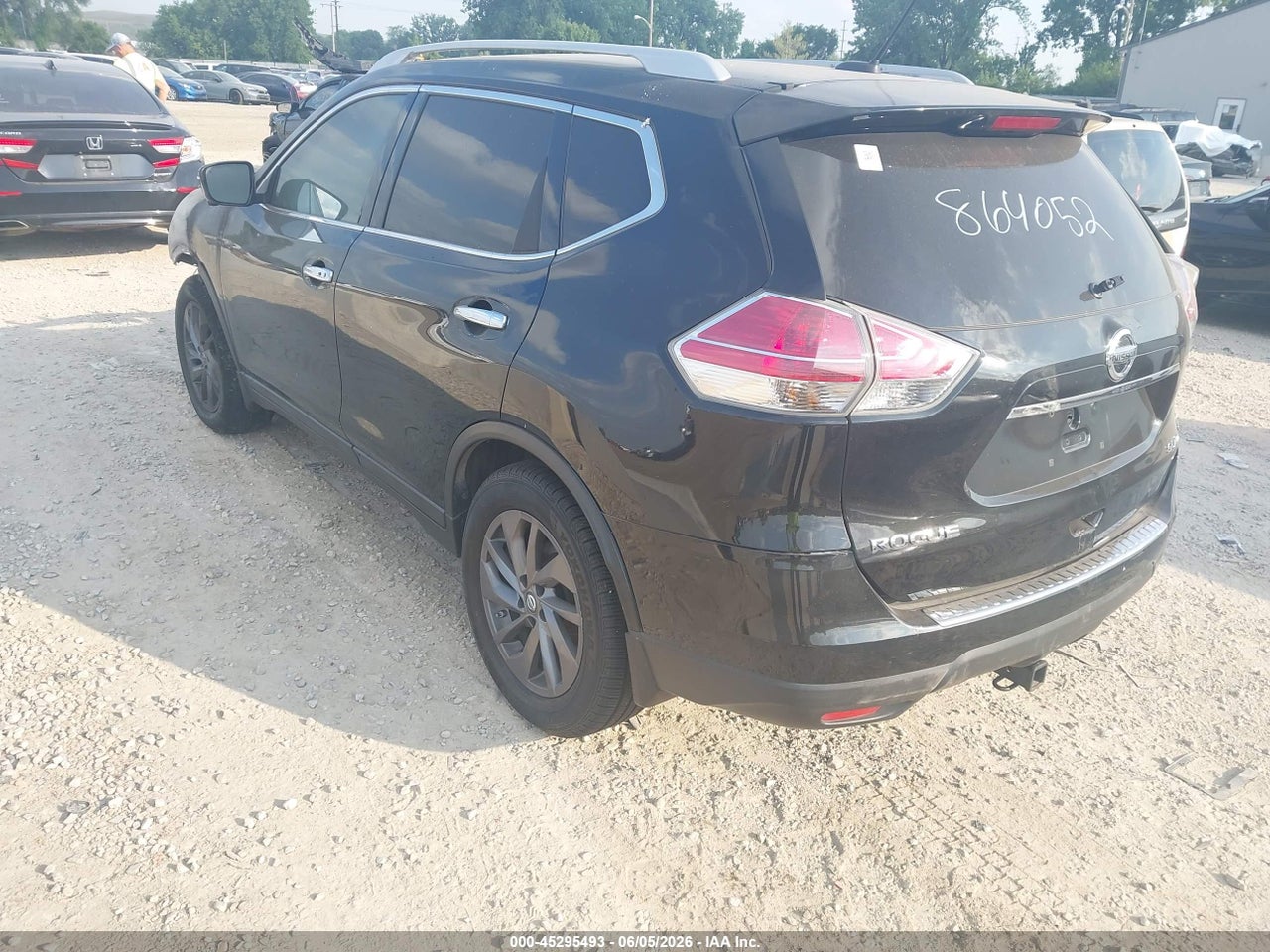 2016 NISSAN ROGUE SL · 3/12