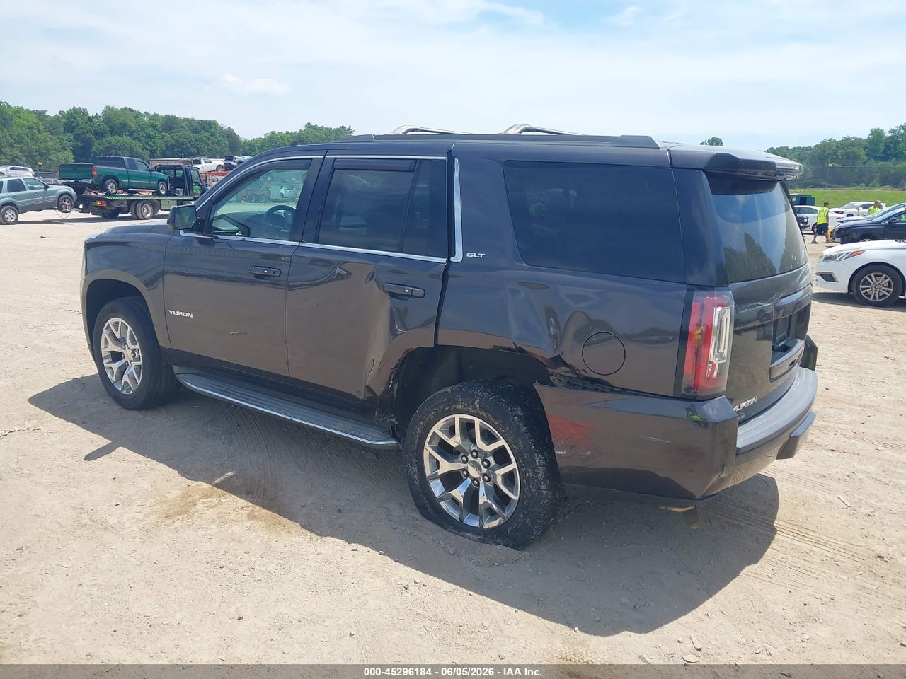 2015 GMC YUKON SLT thumbnail 4