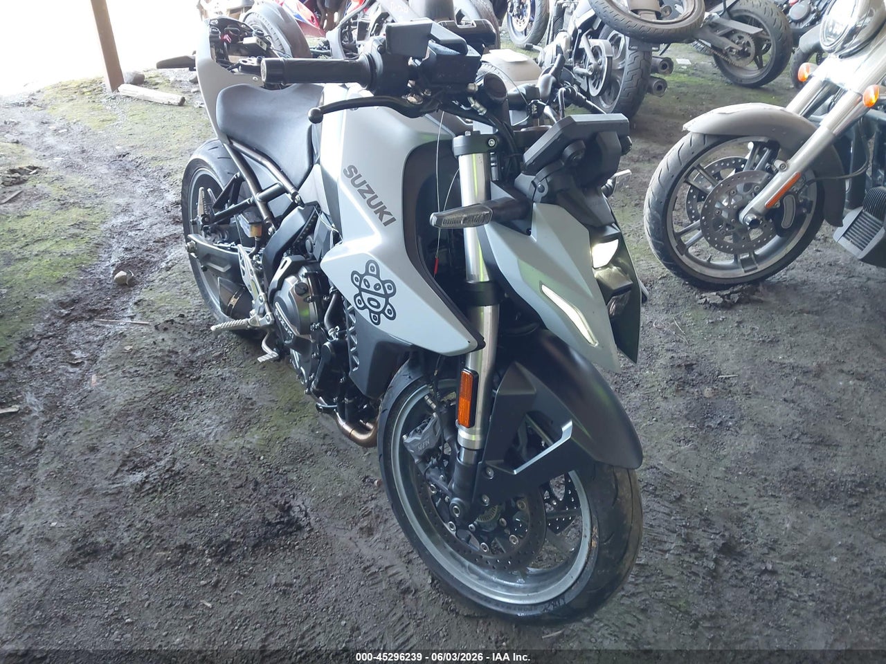 2024 SUZUKI GSX800 R thumbnail 2