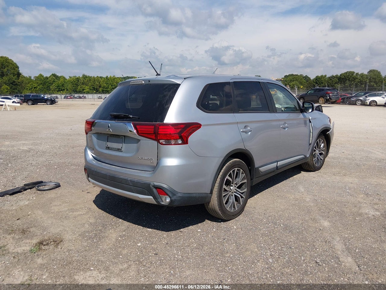 2016 MITSUBISHI OUTLANDER SE/SEL thumbnail 5