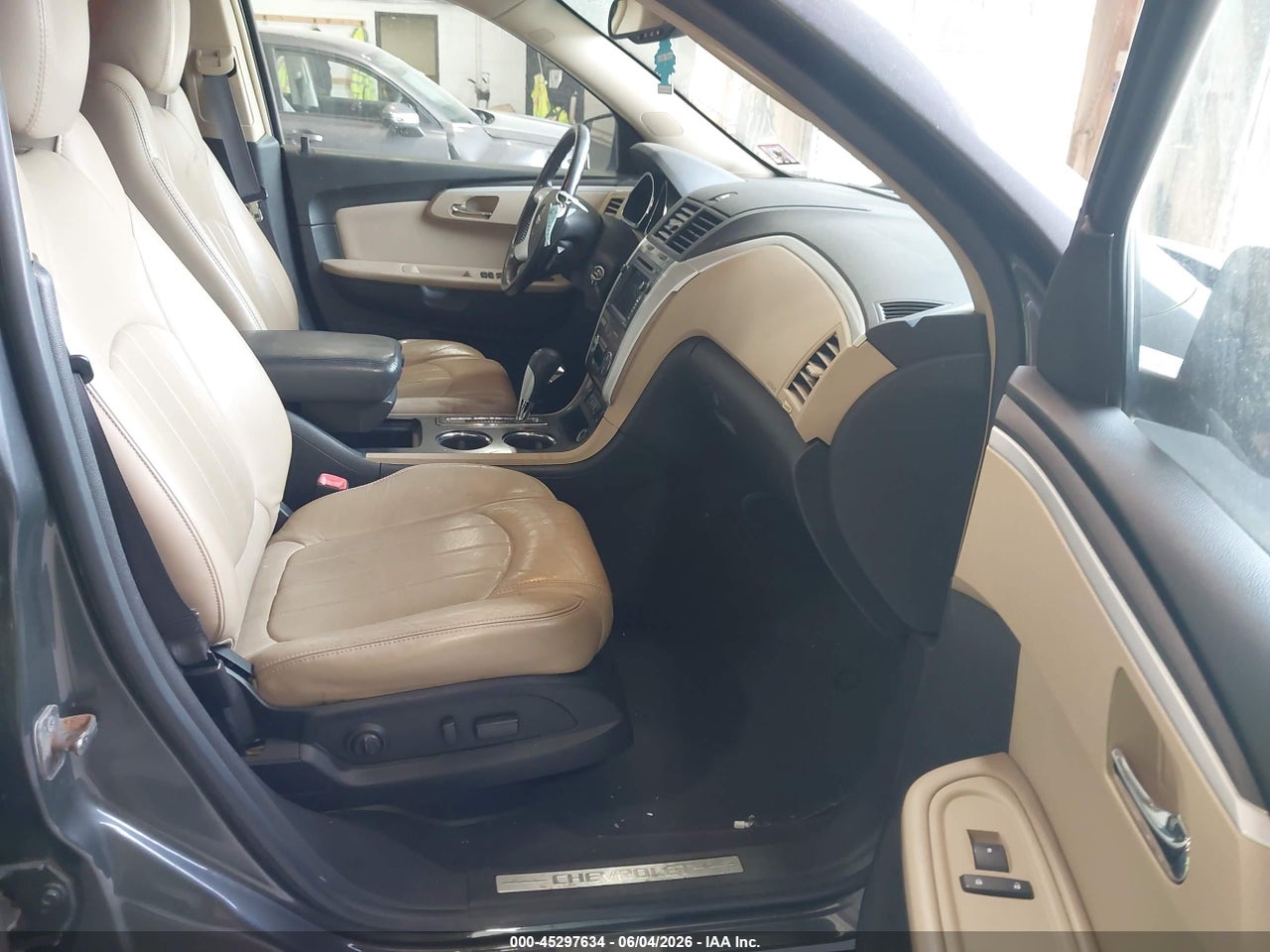 2009 CHEVROLET TRAVERSE LTZ thumbnail 6