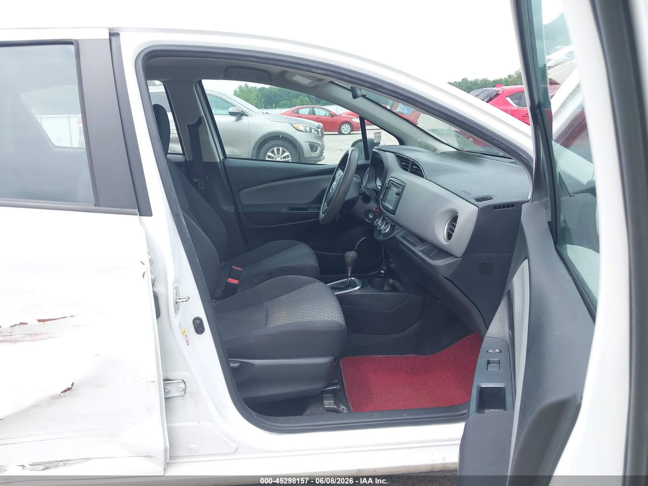 2015 TOYOTA YARIS LE thumbnail 6