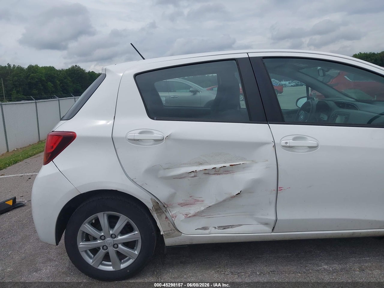2015 TOYOTA YARIS LE thumbnail 7