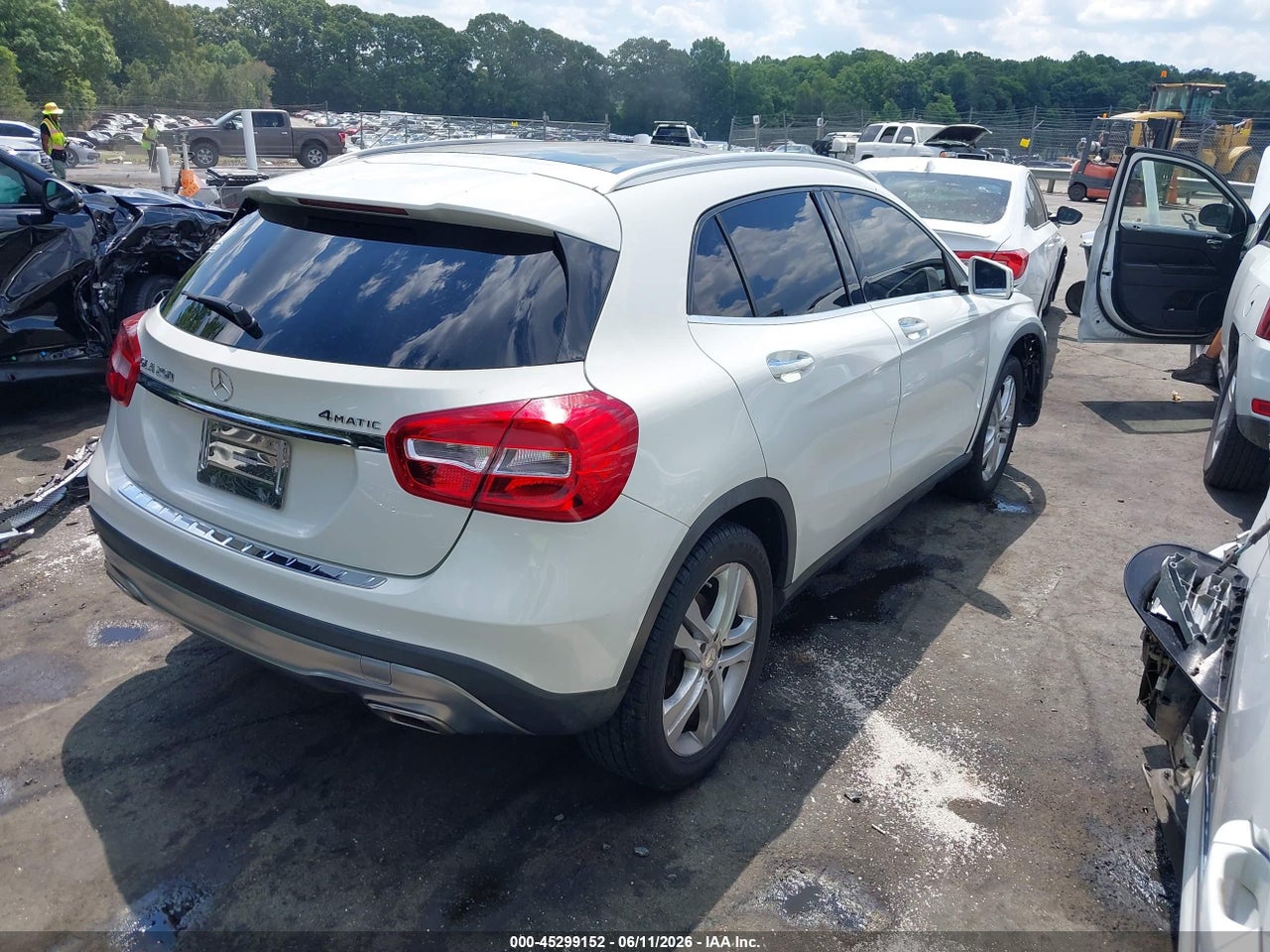 2016 MERCEDES-BENZ GLA 250 4MATIC · 4/12