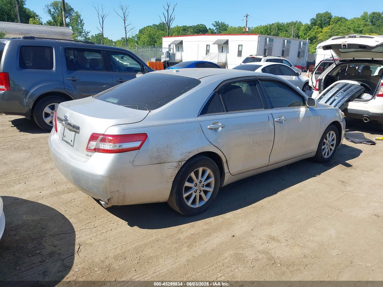 2011 TOYOTA CAMRY XLE V6 thumbnail 5