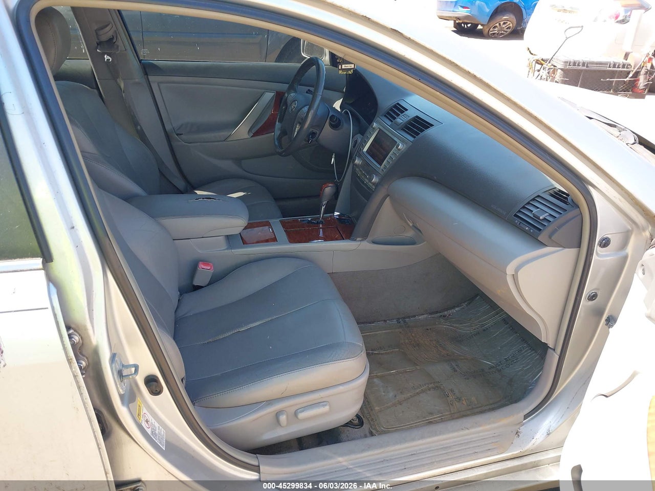 2011 TOYOTA CAMRY XLE V6 thumbnail 6