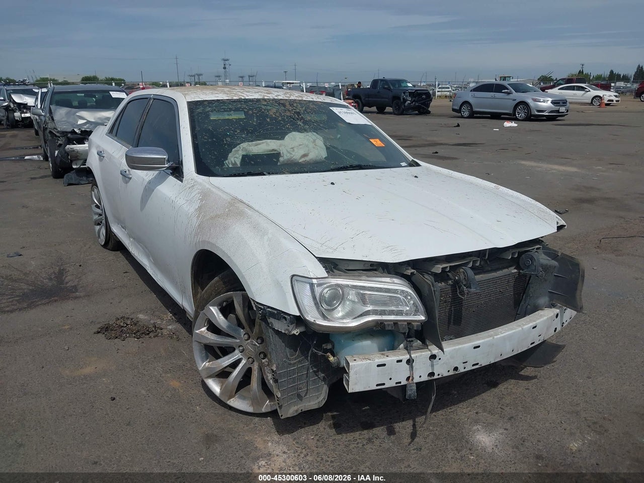 2019 CHRYSLER 300 LIMITED thumbnail 2