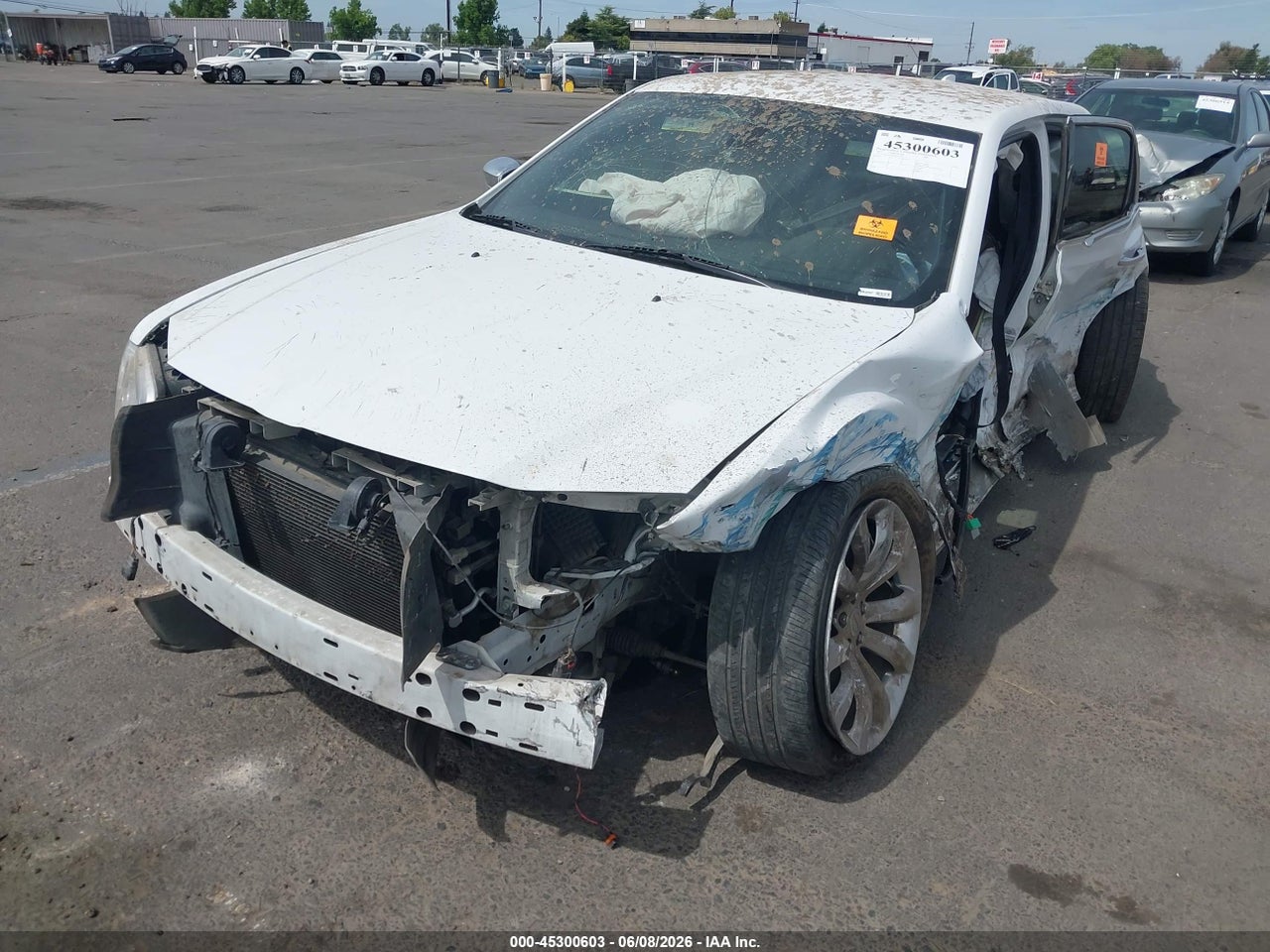 2019 CHRYSLER 300 LIMITED thumbnail 3