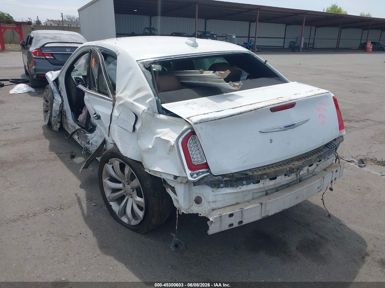 2019 CHRYSLER 300 LIMITED thumbnail 4