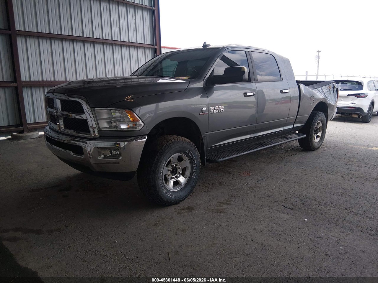 2013 RAM 2500 SLT thumbnail 3