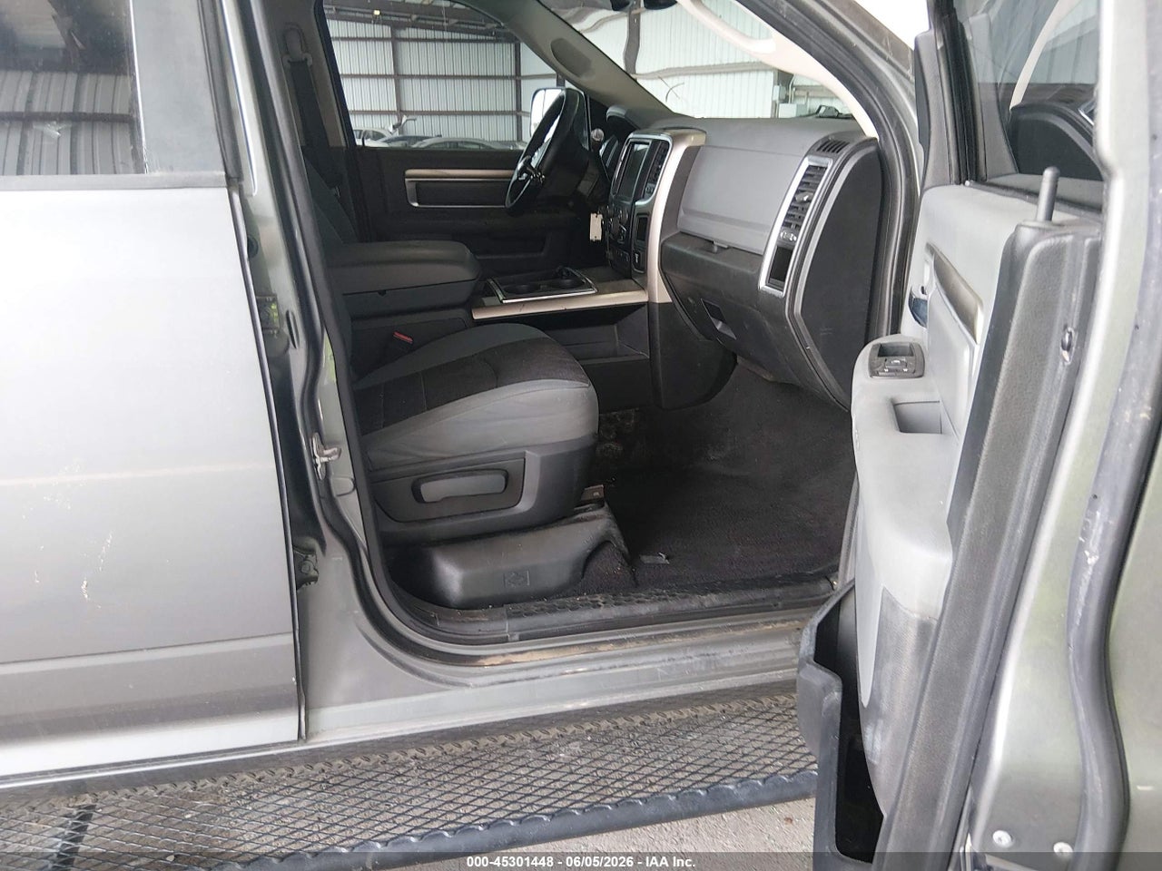 2013 RAM 2500 SLT thumbnail 6