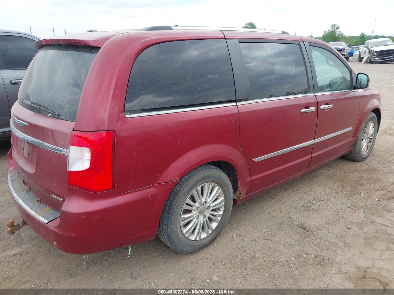 2012 CHRYSLER TOWN &amp; COUNTRY LIMITED · 4/12