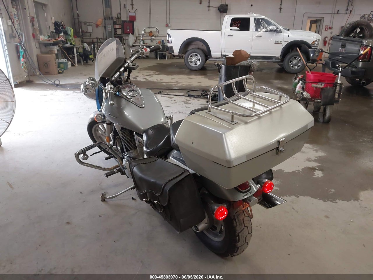2004 HONDA VTX1300 C thumbnail 4