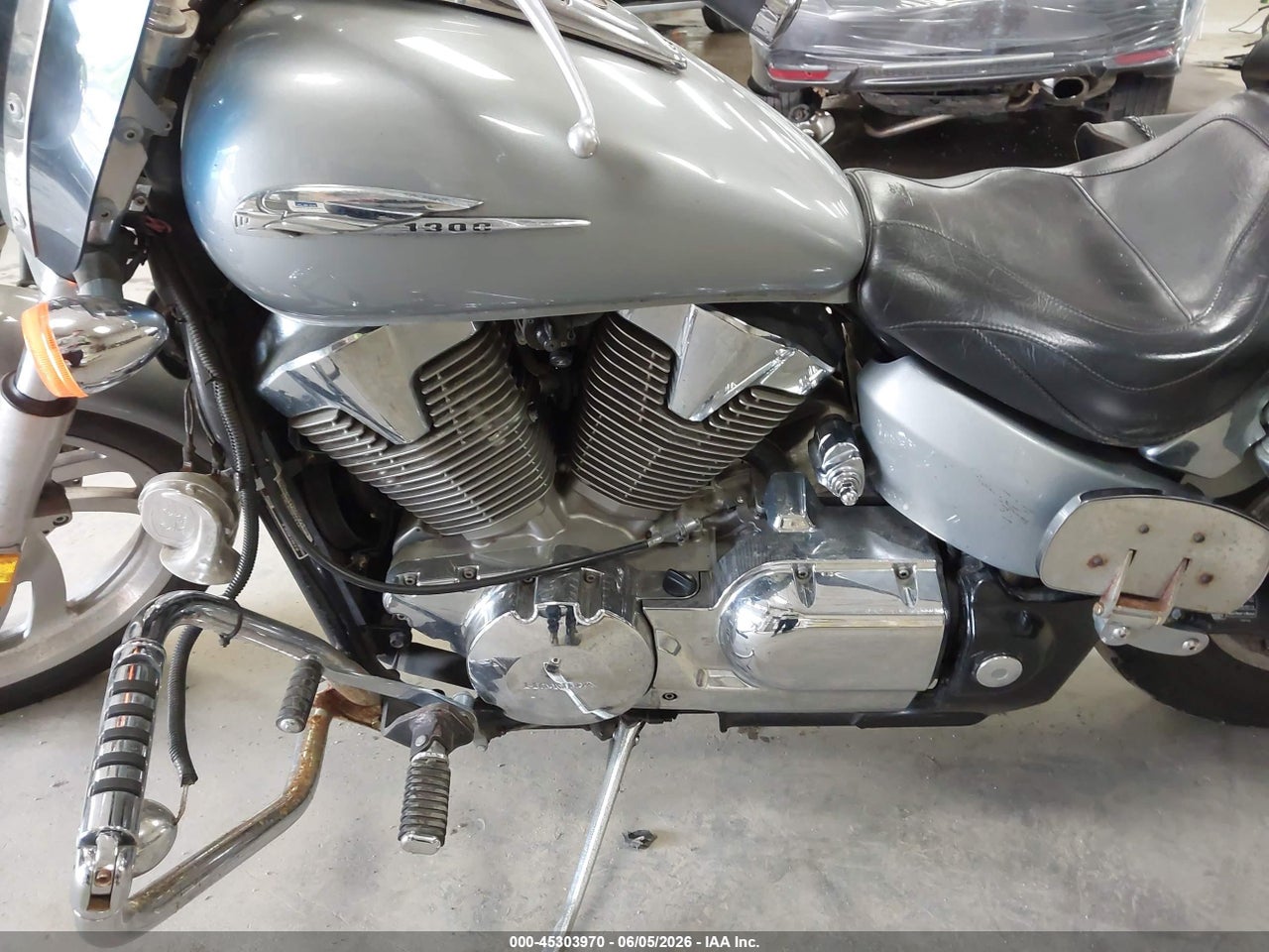 2004 HONDA VTX1300 C thumbnail 9