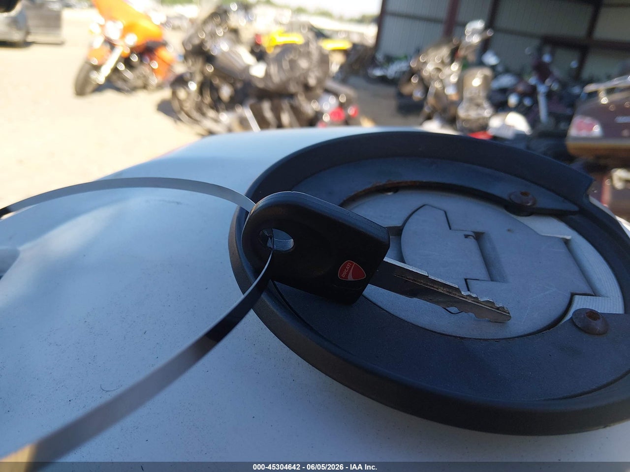 2020 DUCATI SUPERSPORT   thumbnail 12
