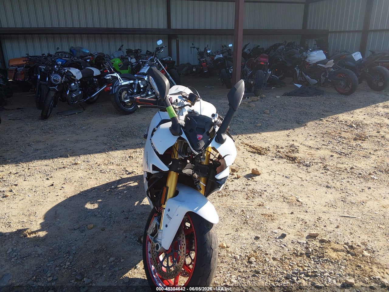 2020 DUCATI SUPERSPORT   thumbnail 6