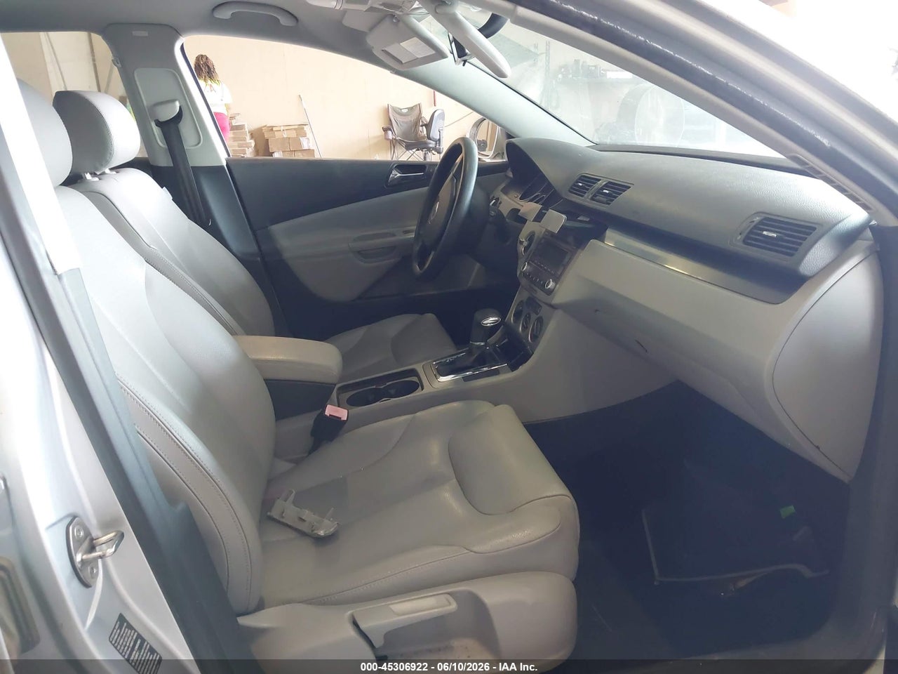 2006 VOLKSWAGEN PASSAT 2.0T thumbnail 6