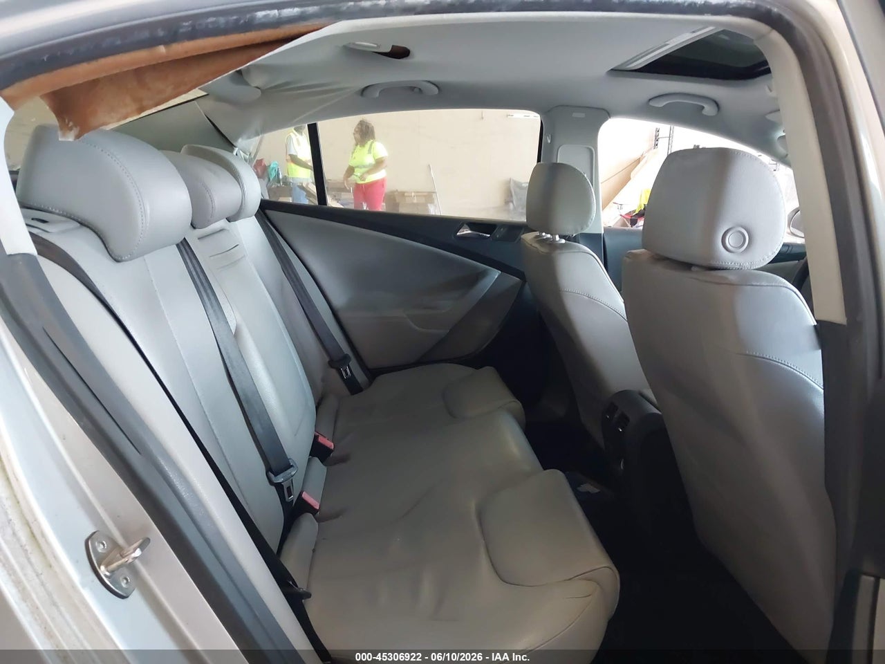 2006 VOLKSWAGEN PASSAT 2.0T thumbnail 9