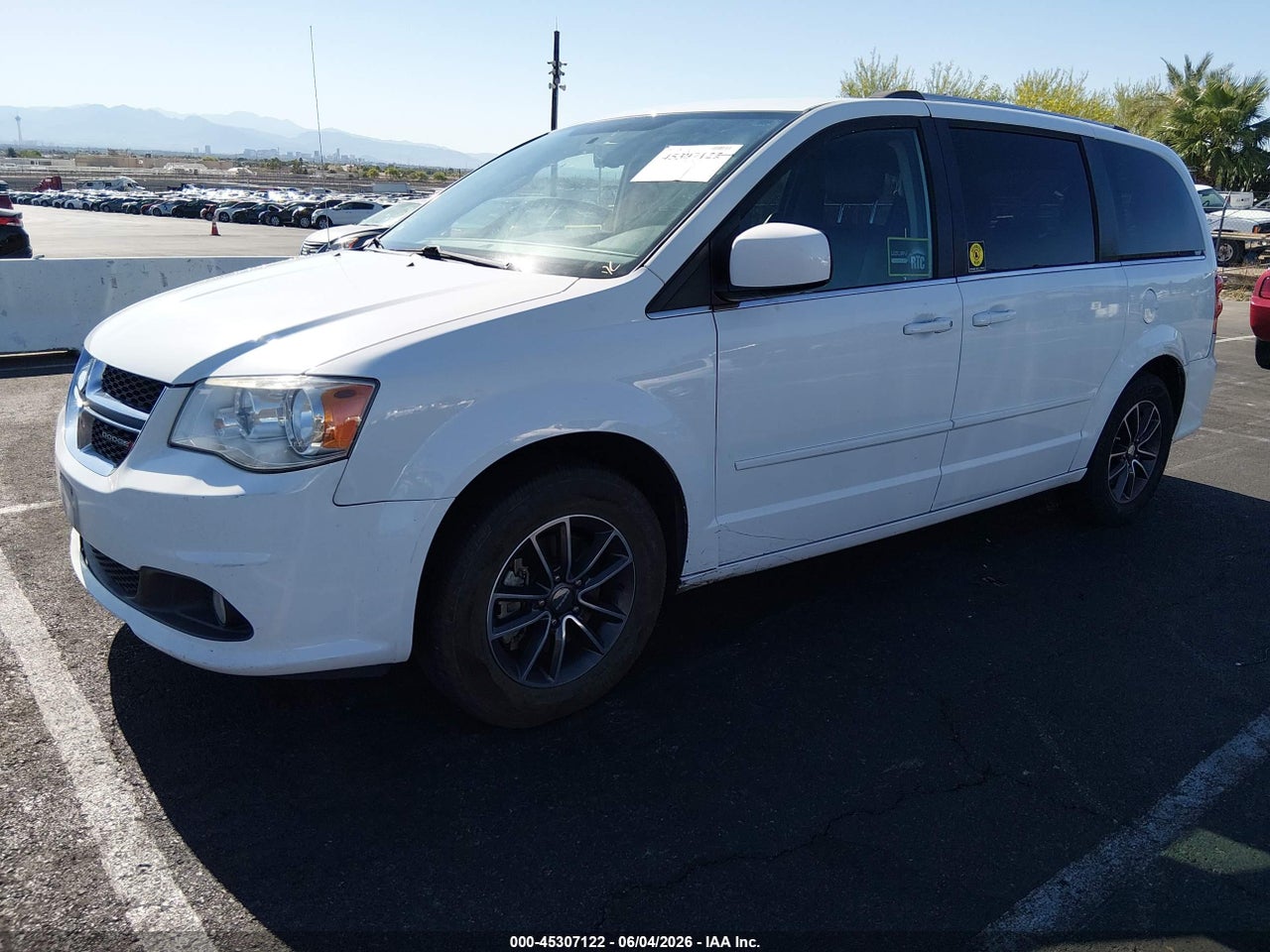 2017 DODGE GRAND CARAVAN SXT thumbnail 3
