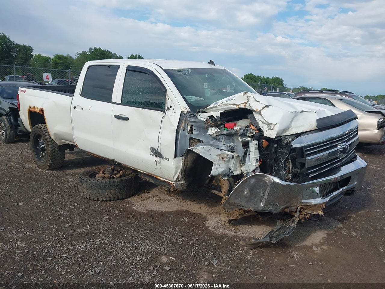 2015 CHEVROLET SILVERADO 2500HD LT thumbnail 2