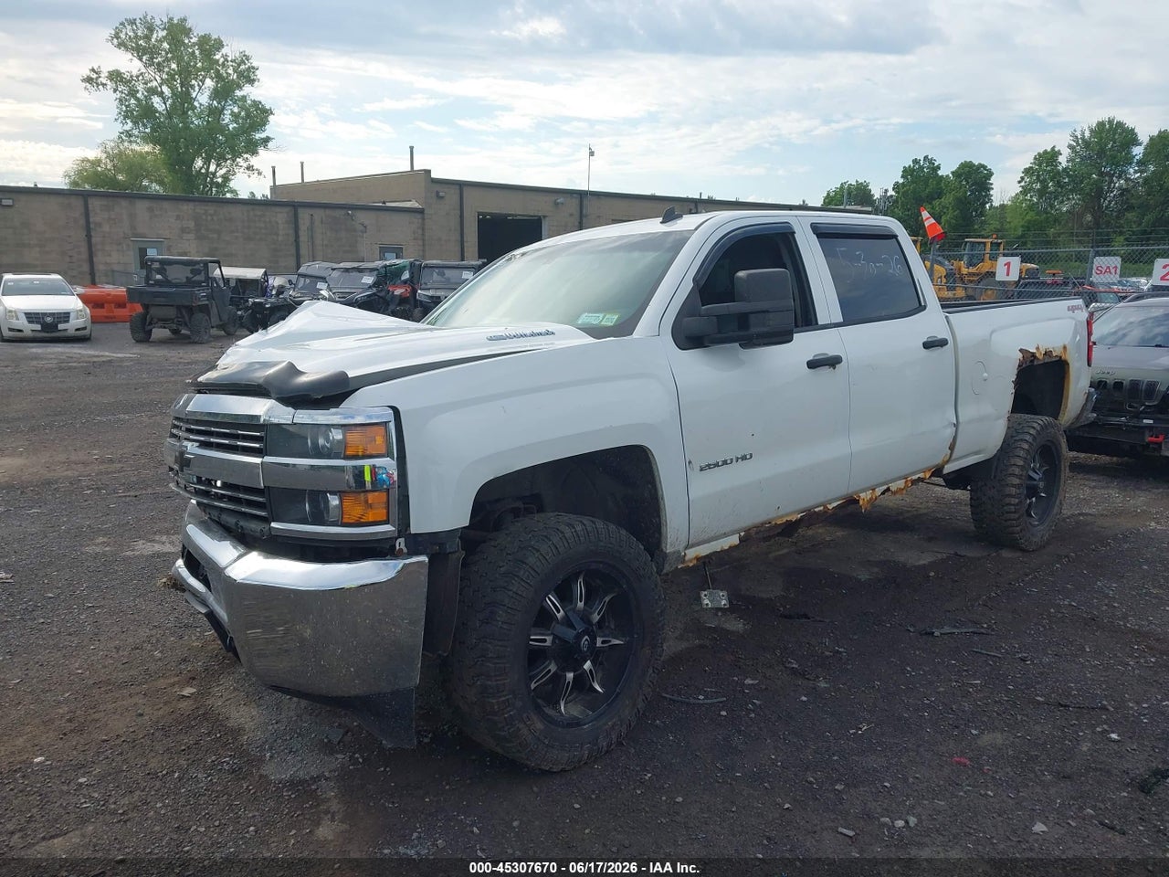 2015 CHEVROLET SILVERADO 2500HD LT thumbnail 3