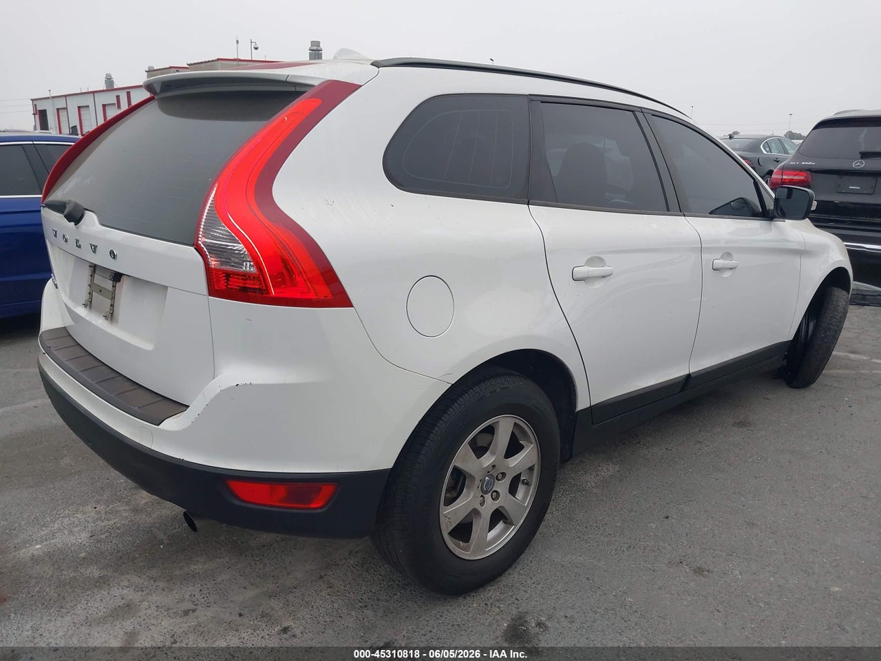 2011 VOLVO XC60 3.2/3.2 R-DESIGN · 4/12