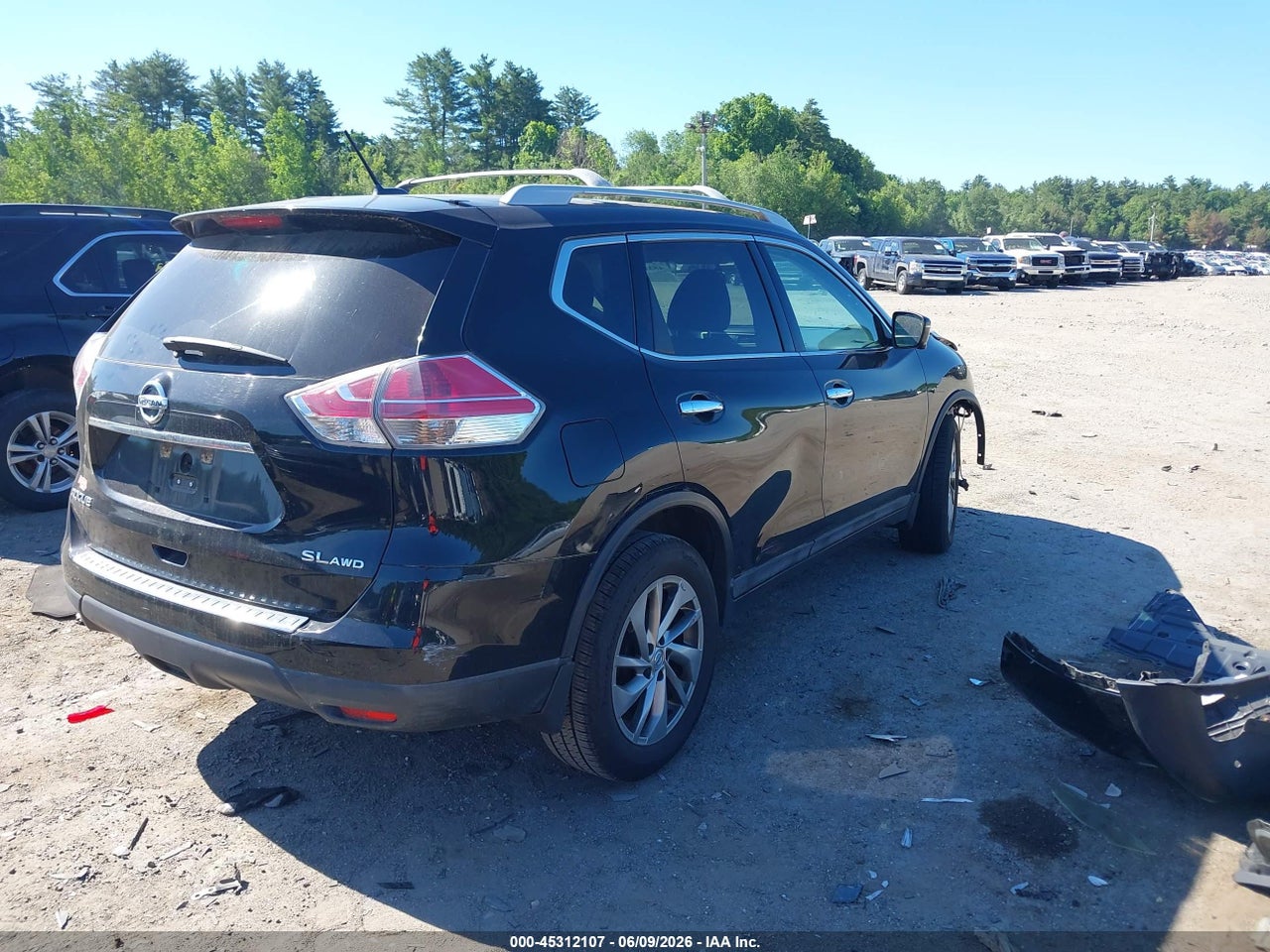 2015 NISSAN ROGUE SL · 4/12