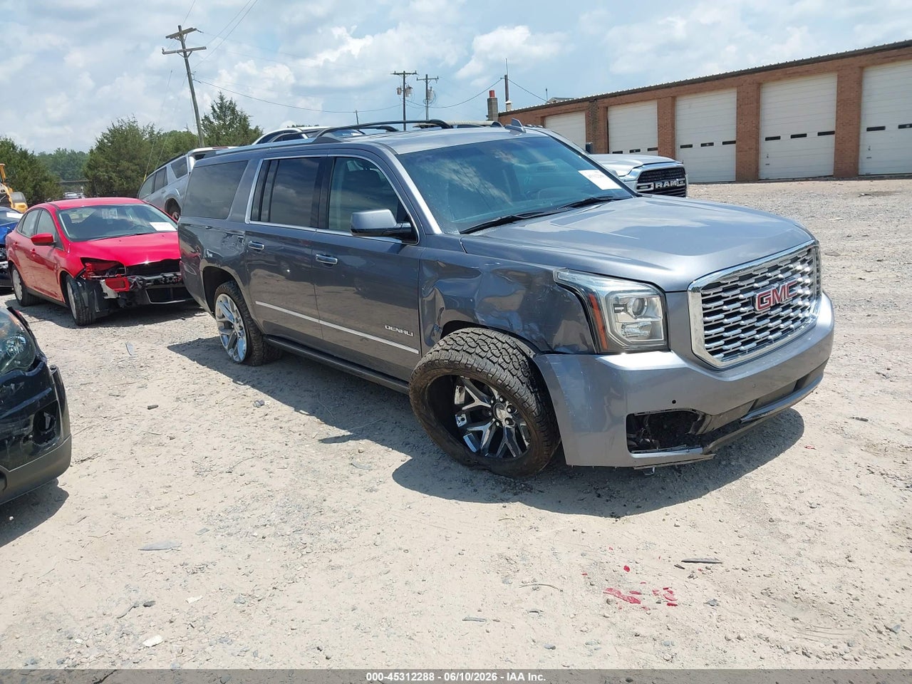 2018 GMC YUKON XL DENALI thumbnail 2