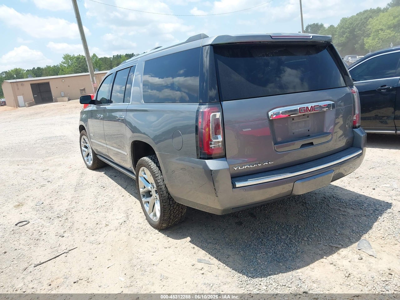 2018 GMC YUKON XL DENALI thumbnail 4
