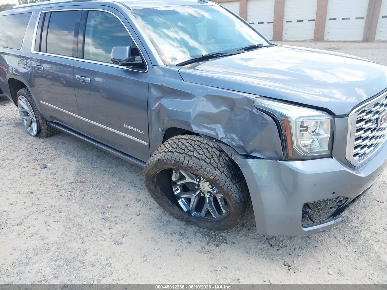 2018 GMC YUKON XL DENALI thumbnail 7