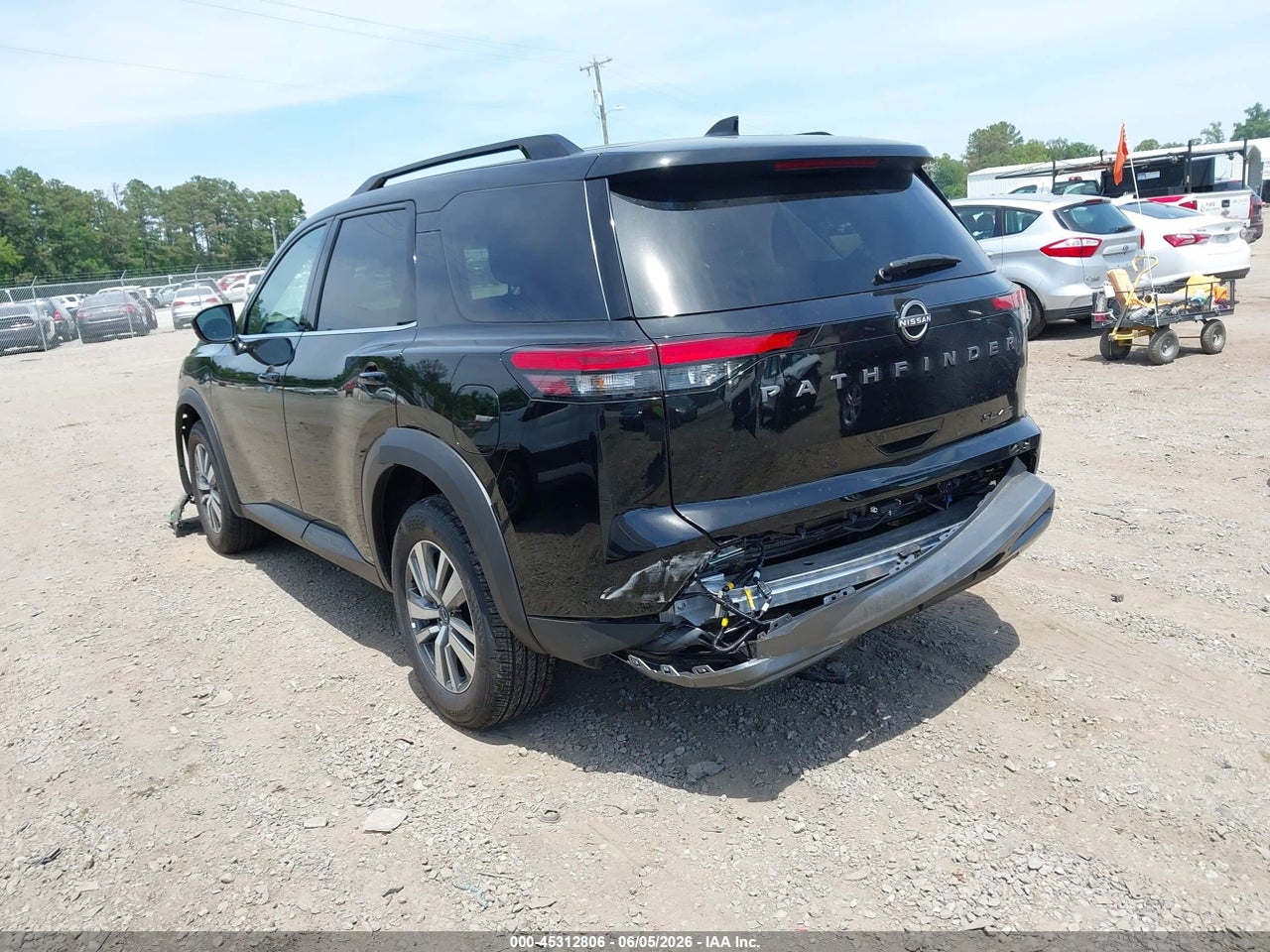 2026 NISSAN PATHFINDER SL thumbnail 4