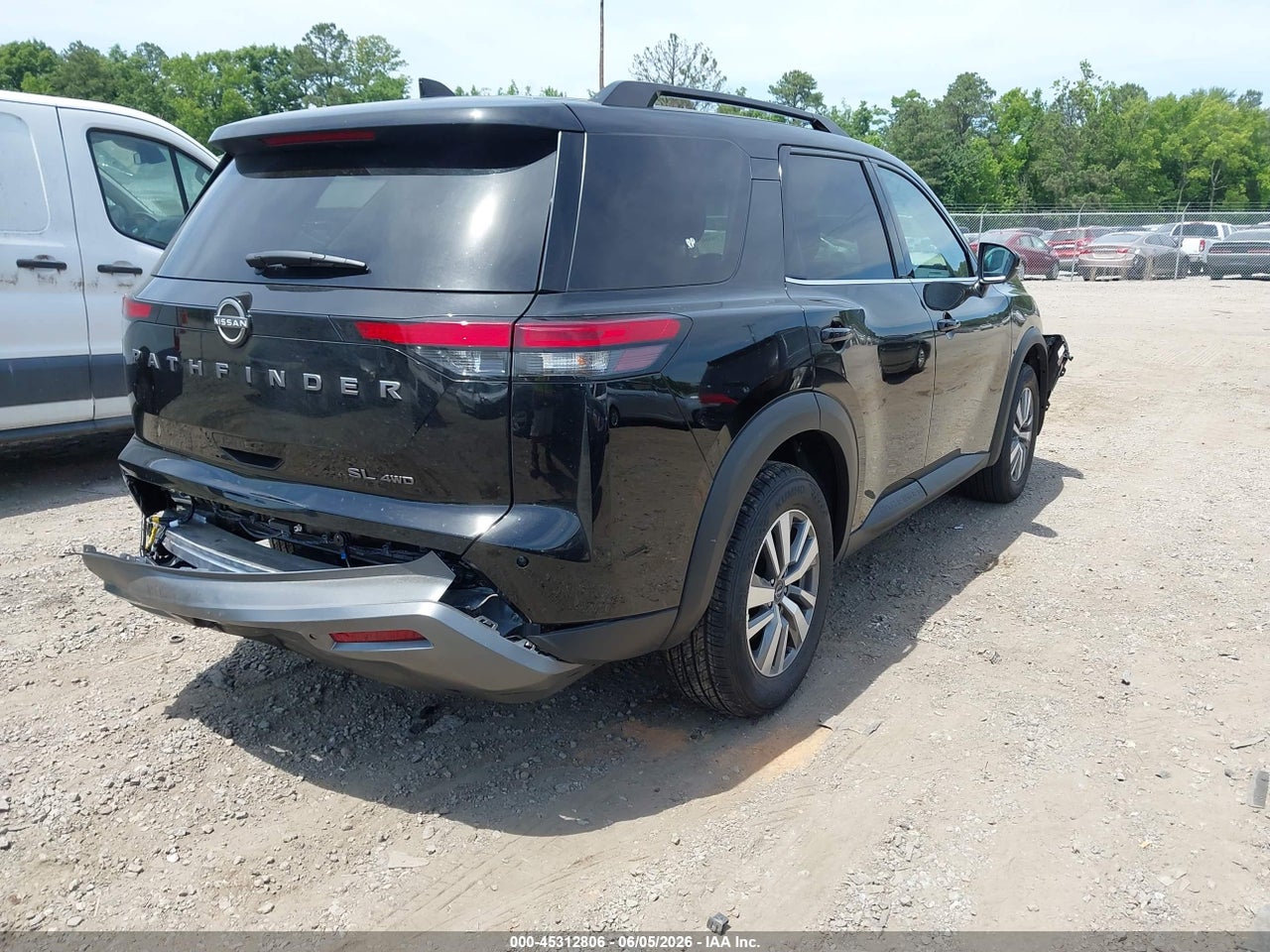 2026 NISSAN PATHFINDER SL thumbnail 5