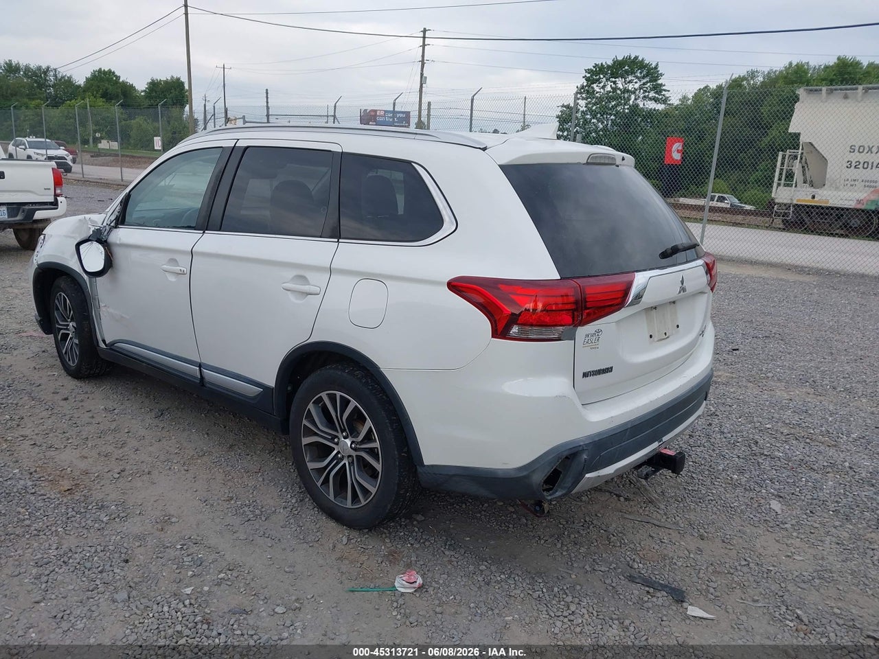 2017 MITSUBISHI OUTLANDER GT thumbnail 4