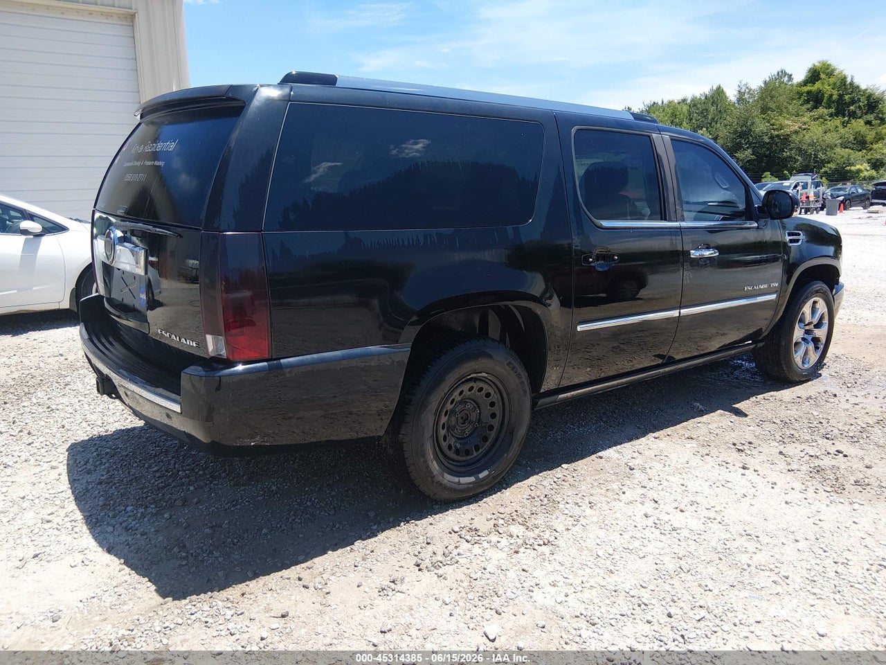 2011 CADILLAC ESCALADE ESV PREMIUM · 4/12