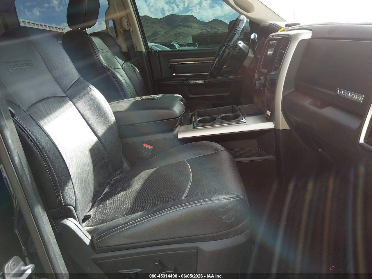 2014 RAM 3500 LARAMIE thumbnail 6