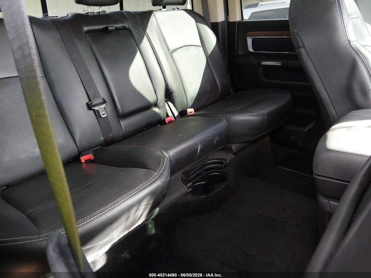 2014 RAM 3500 LARAMIE thumbnail 9