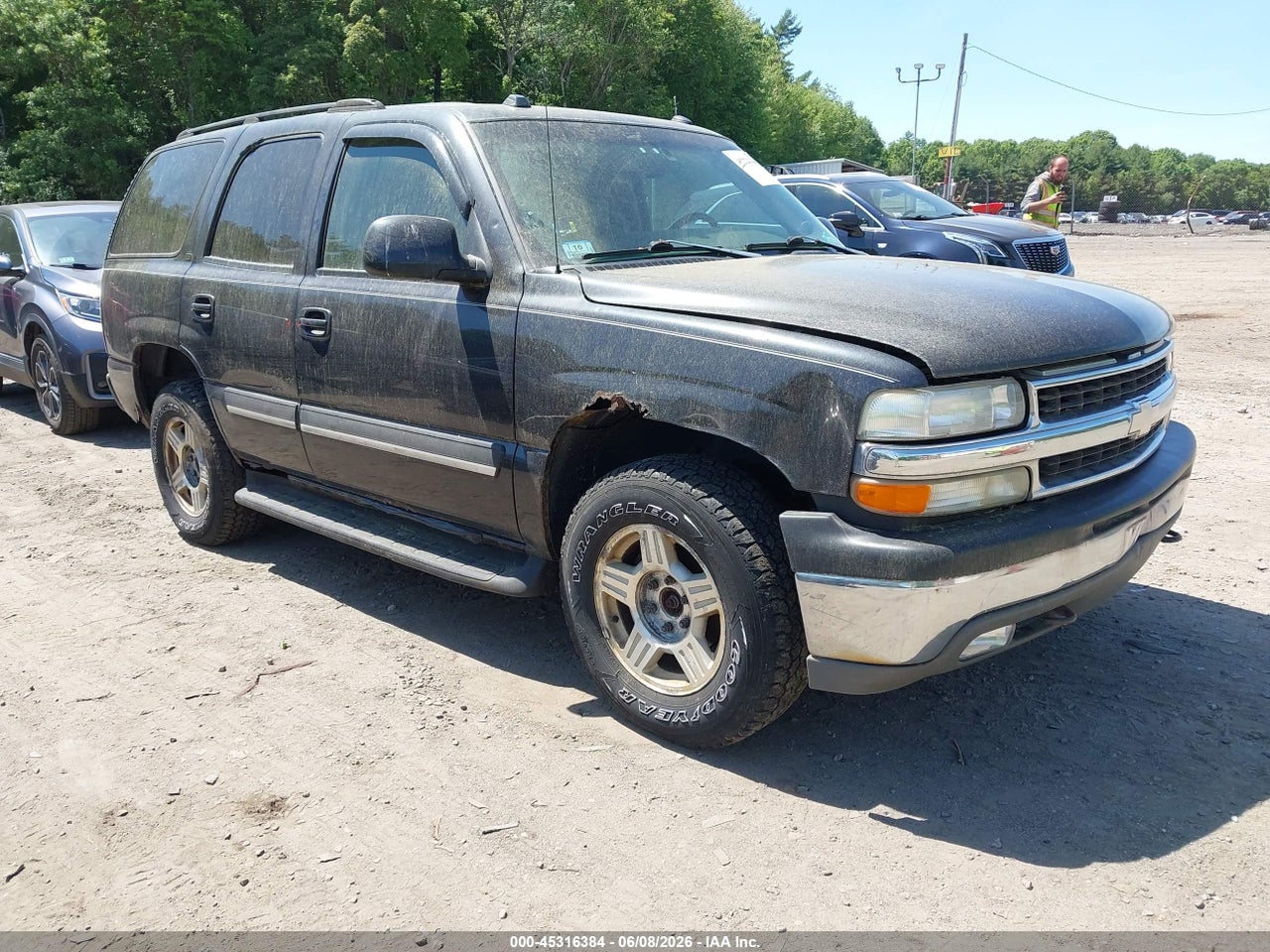2004 CHEVROLET TAHOE LT thumbnail 2