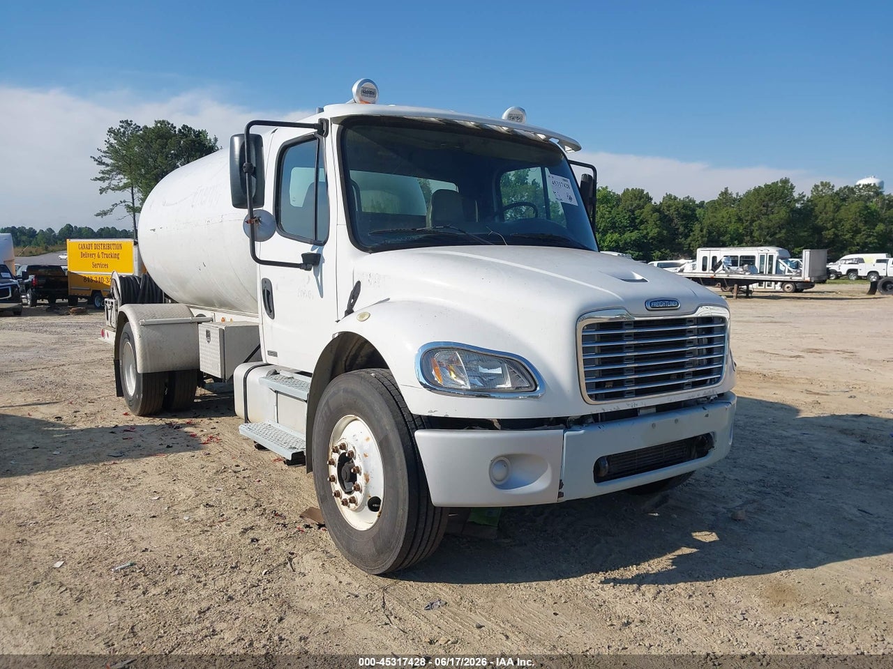 2004 FREIGHTLINER M2 106 MEDIUM DUTY · 1/12
