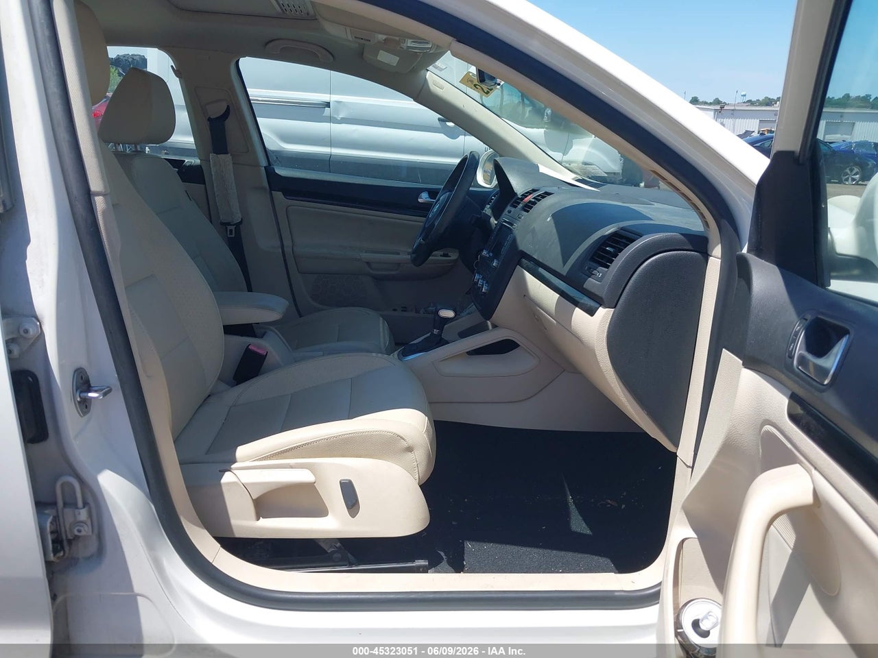 2010 VOLKSWAGEN JETTA SE thumbnail 6