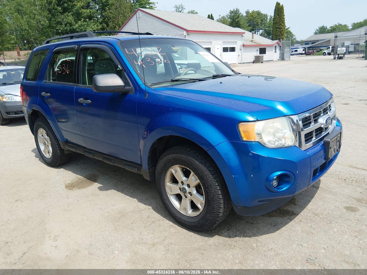 2011 FORD ESCAPE XLS thumbnail 2
