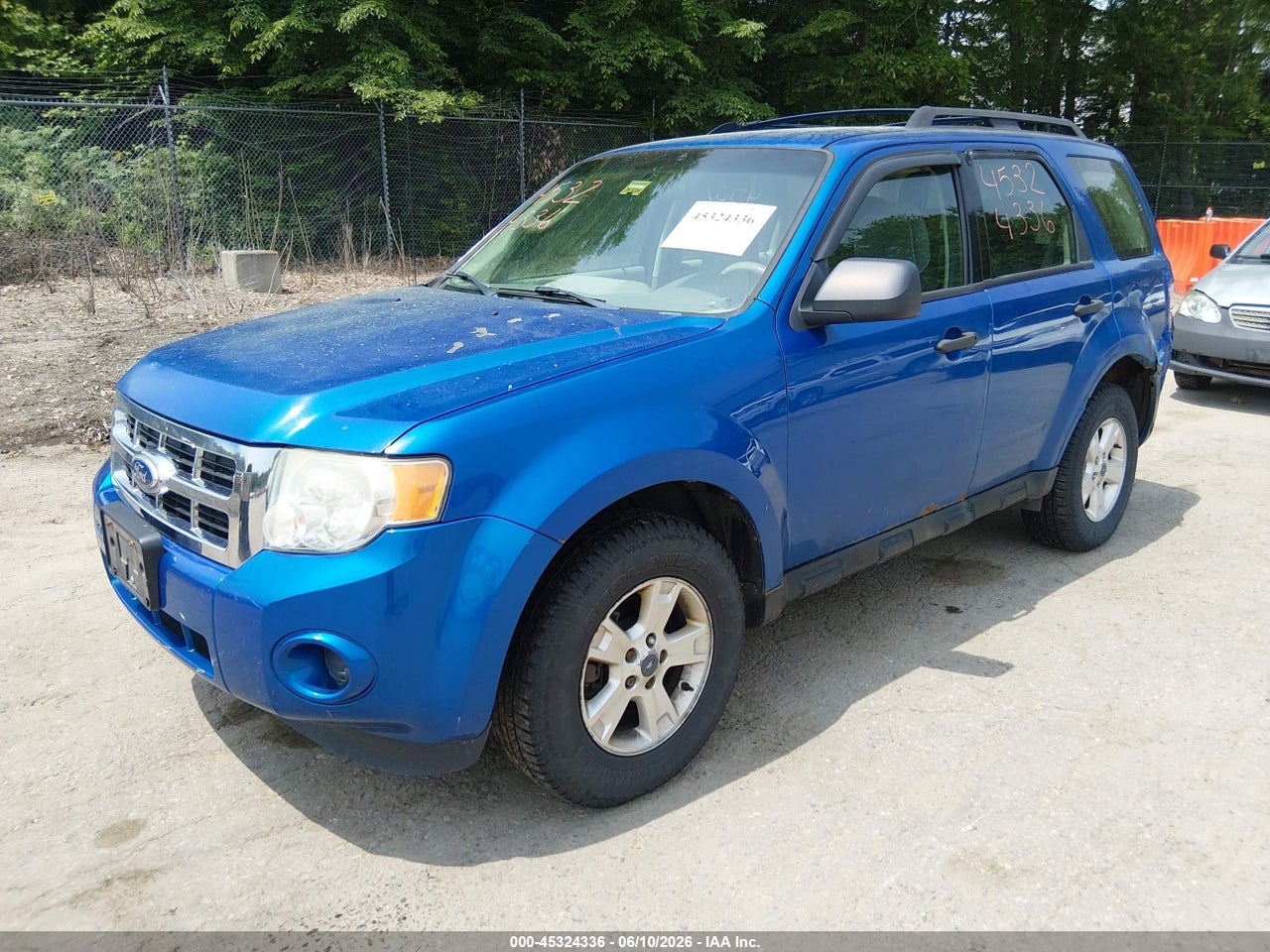 2011 FORD ESCAPE XLS thumbnail 3