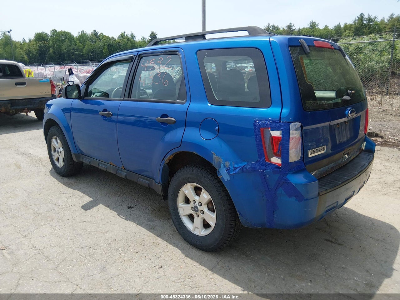 2011 FORD ESCAPE XLS thumbnail 4
