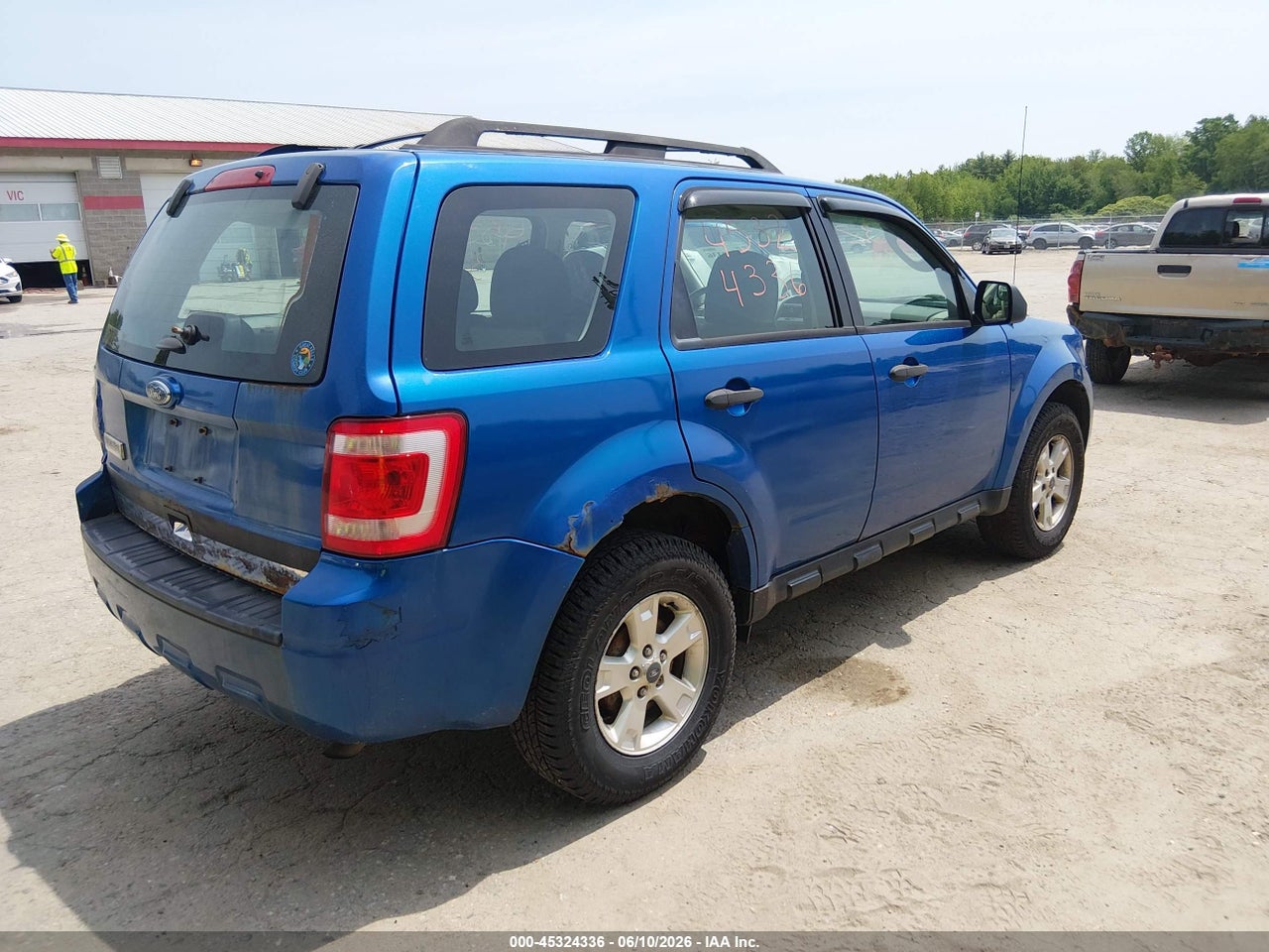 2011 FORD ESCAPE XLS thumbnail 5