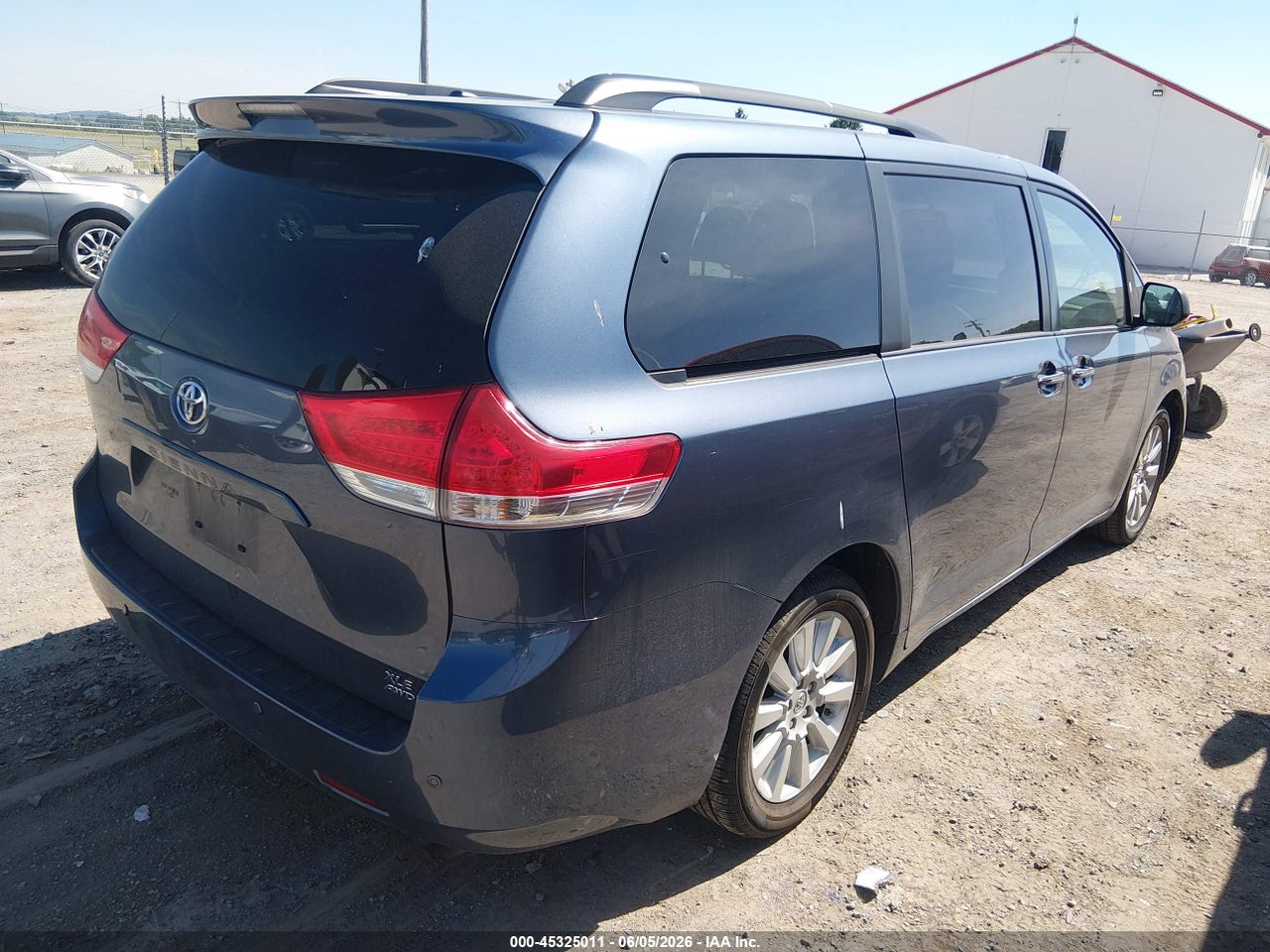 2013 TOYOTA SIENNA XLE 7 PASSENGER thumbnail 5
