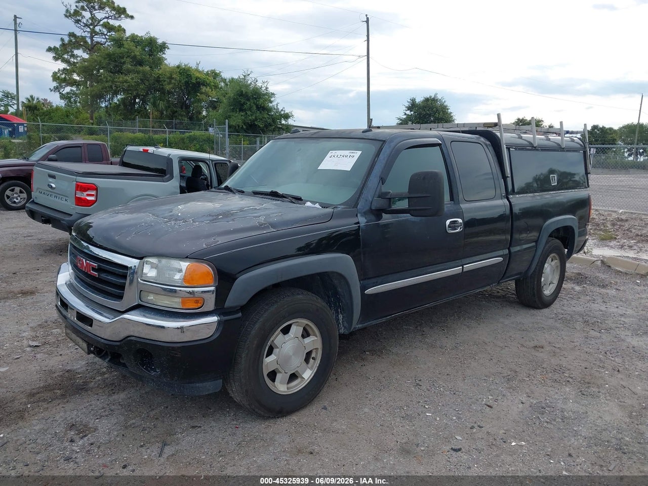 2005 GMC SIERRA 1500 SLT thumbnail 3