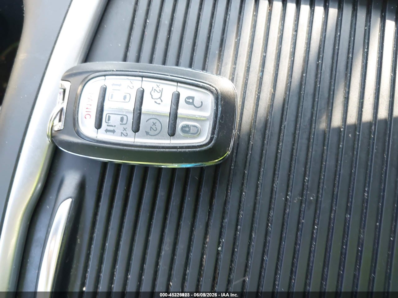 2023 CHRYSLER PACIFICA HYBRID TOURING L thumbnail 12