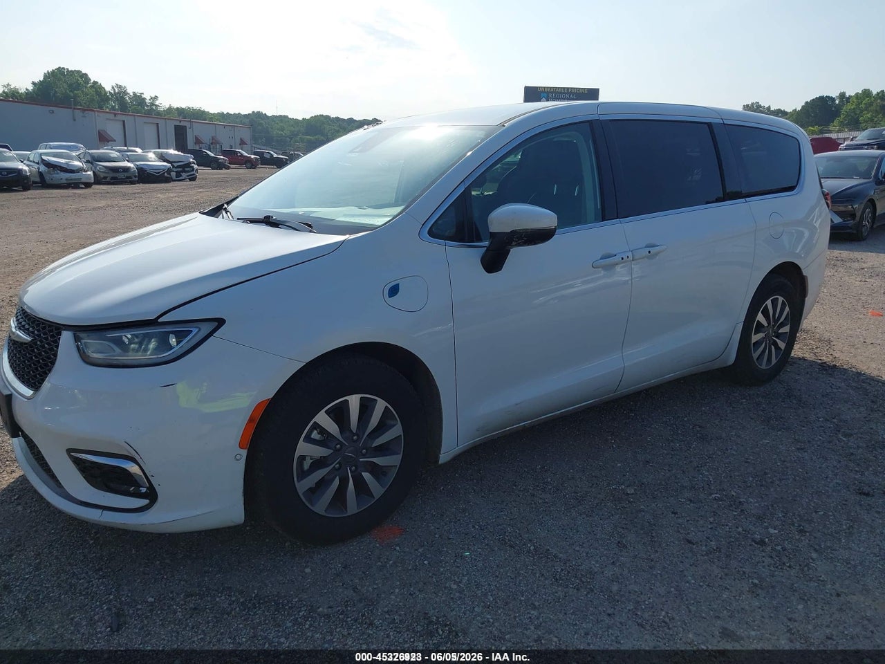 2023 CHRYSLER PACIFICA HYBRID TOURING L thumbnail 3