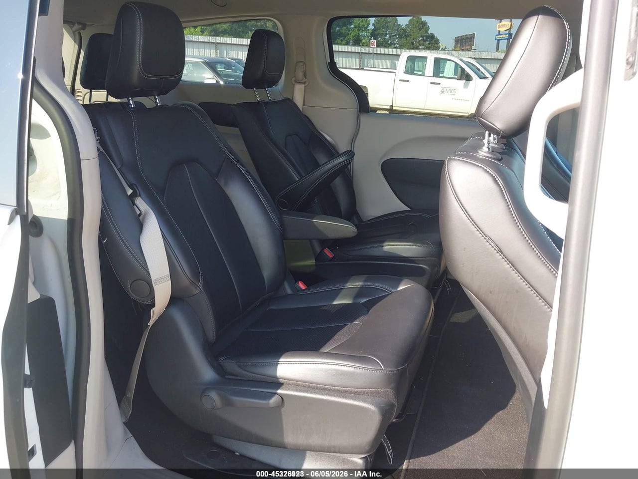 2023 CHRYSLER PACIFICA HYBRID TOURING L thumbnail 9