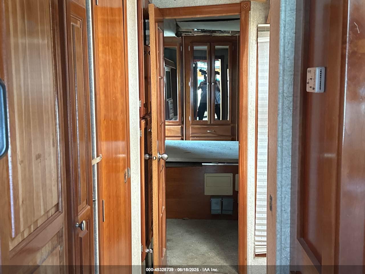 2005 FREIGHTLINER CHASSIS X LINE MOTOR HOME thumbnail 9